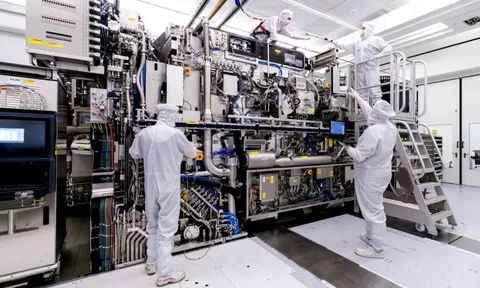 Máy quang khắc EUV nội địa Trung Quốc sắp ra mắt: Nhỏ hơn, rẻ hơn, nhưng có một công nghệ đột phá khiến tất cả phải chú ý