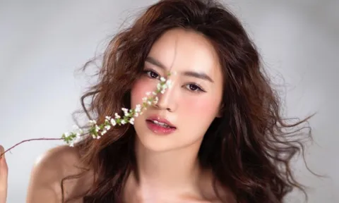 Cách ứng xử gây tò mò khi "ngọc nữ màn ảnh" chạm mặt tình cũ