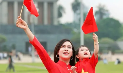 Hình ảnh gây sốt của nữ diễn viên quen mặt là Thiếu tá công an