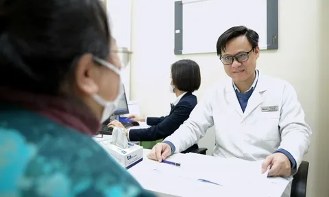 Béo phì kèm tê bì tay chân về đêm có nguy hiểm không?