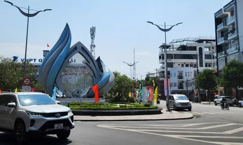 Quảng Ngãi nghiên cứu chính sách nhà ở, đi lại cho cán bộ đi làm xa sau sáp nhập