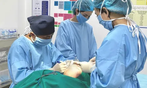 Chuyên gia chỉ cách tránh gặp phải tai biến sau phẫu thuật thẩm mỹ mắt