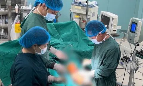 Ca mổ thần tốc cứu đôi chân người phụ nữ sau tai nạn giao thông
