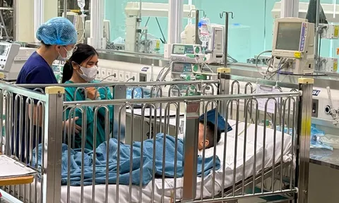 Bé trai trong vụ 'nộp đủ tiền mới cấp cứu' sắp xuất viện