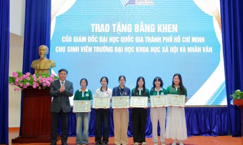 6 sinh viên giúp đỡ cựu chiến binh ở TP.HCM được khen thưởng
