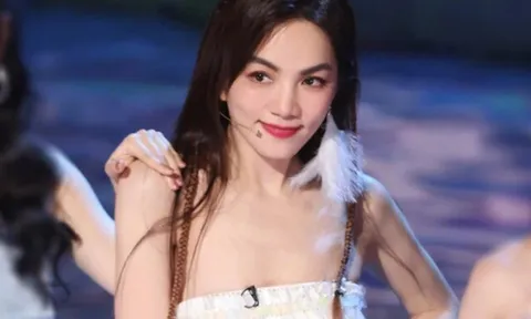 Nữ diễn viên kể cho bố mẹ chuyện bị quấy rối lúc 8 tuổi, vô tình phát hiện bí mật động trời từ hai người chị gái