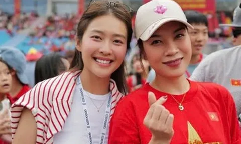 Mỹ Tâm hội ngộ Khả Ngân, gia đình Quyền Linh mặc đồng phục tỏ lòng yêu nước