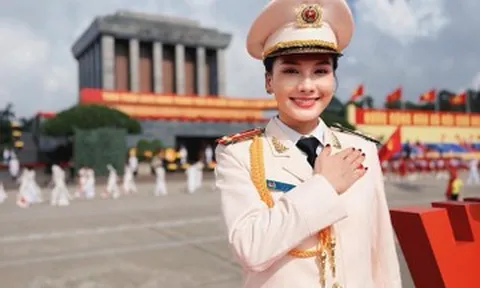 Bảo Thanh trong màu áo công an, Cục trưởng Xuân Bắc cười tươi giữa dàn nghệ sĩ