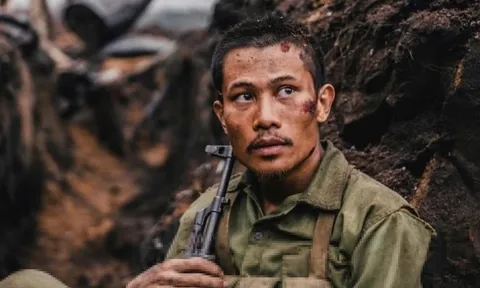 Loạt trường học tặng hàng nghìn vé xem Mưa đỏ cho học sinh, sinh viên