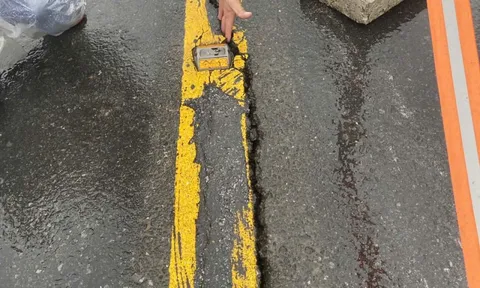 Mưa đặc biệt lớn, đường cao tốc La Sơn - Tuý Loan xuất hiện vết nứt dài