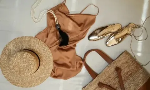 7 món đồ thời trang kinh điển nên giữ trong tủ đồ