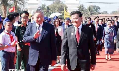 Tổng Bí thư dự Lễ khánh thành Công viên Hữu nghị Lào-Việt Nam ở Vientiane