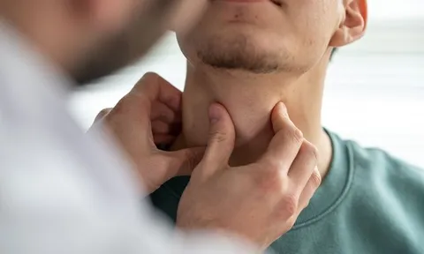 Đau họng đi khám, người đàn ông phát hiện mắc 4 loại ung thư