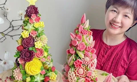 Mẹ đảm làm cây thông Noel từ hoa quả, thịt nguội, rau xà lách đẹp mê mẩn