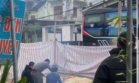 Vừa xuống xe về nhà nghỉ Tết, nam thanh niên bị xe khách tông tử vong