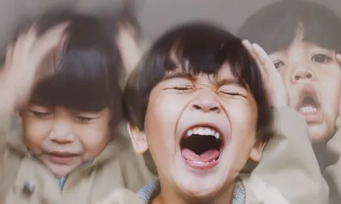 Khi con nổi loạn, mất kiểm soát: 5 câu nói 'thần kỳ' giúp xoa dịu trẻ và quy tắc S.T.O.P dành cho cha mẹ