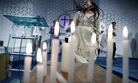 Điều ít biết về quốc gia đang 'mắc kẹt' ở năm 2018