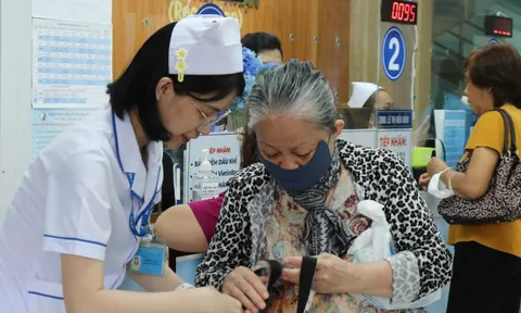 Sắp xếp các cơ sở y tế, quyền lợi BHYT của người dân TPHCM được thực hiện thế nào?