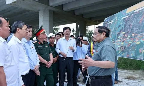 Thủ tướng yêu cầu đẩy nhanh tiến độ các dự án đầu tư xây dựng chào mừng Đại hội Đảng