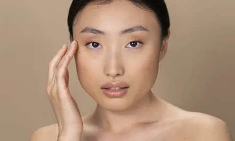 7 mẹo trang điểm giúp đôi mắt mí sụp trở nên sắc sảo và cuốn hút hơn