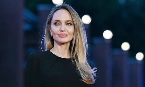 Angelina Jolie rời bỏ cuộc sống hào nhoáng ở Hollywood?