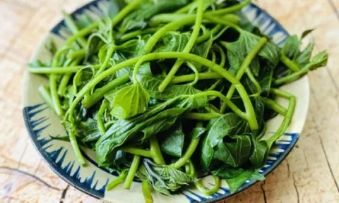 Loại rau xưa chỉ hái cho lợn giờ Việt Nam xuất khẩu thu về 1,16 triệu USD, giàu canxi như sữa, 10 nghìn/mớ bé ăn cả tuần