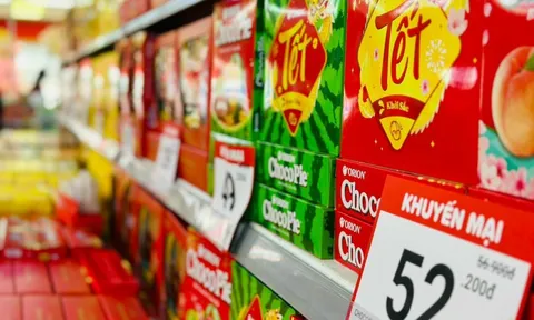 Còn hơn 1 tháng mới đến Tết Bính Ngọ 2026, các siêu thị đã 'tổng lực' kích cầu, có nơi giảm mạnh 50% - giá trị hàng hóa tích trữ lên đến 26.000 tỷ đồng