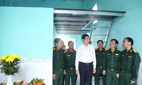 Quân đoàn 34 bàn giao 80 căn nhà cho người dân bị ảnh hưởng bởi bão lũ