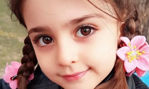 Con gái 5 tuổi mang vẻ đẹp hiếm thấy, rúng động cả thế giới, bố "lo sốt vó" đưa ra quyết định liều lĩnh