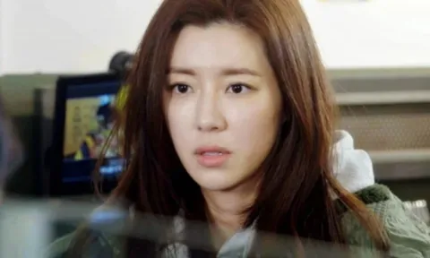 Vượt bê bối chồng đại gia, minh tinh tái xuất sau 6 năm