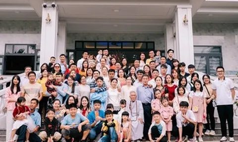 Đại gia đình gần 100 người ở Gia Lai đều đặn chụp ảnh Tết suốt 22 năm