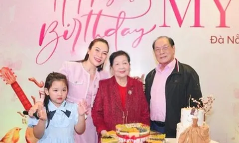 Ngày vui của gia đình Mỹ Tâm, NSND Phạm Phương Thảo đón tuổi mới