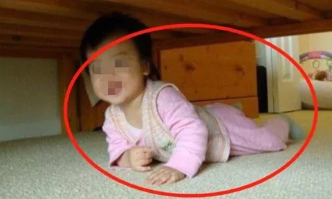 Con gái 7 tuổi đêm nào cũng chui gầm giường, góa phụ òa khóc khi lén nhìn xuống phía dưới