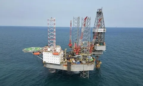 Khoan sâu 4.260 mét xuống đáy biển, phát hiện mỏ dầu khí tại láng giềng Việt Nam, mỗi ngày có thể khai thác hơn 2.000 thùng dầu và 5 triệu feet khối khí đốt