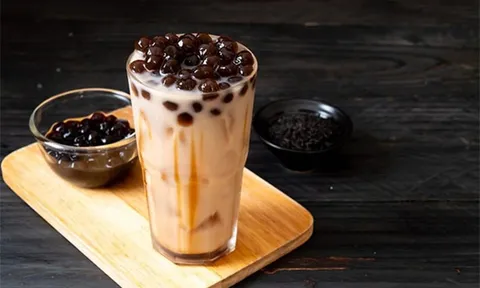 4 mẹ con nhập viện nghi do uống trà sữa pha thứ "cực độc"