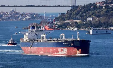 Phát hiện hạm đội tàu chở dầu ‘bóng tối’ của Nga âm thầm di chuyển đến một quốc gia