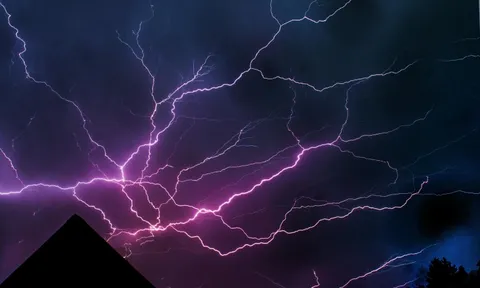 Những hình thái sét kỳ lạ khiến giới khoa học khó hiểu