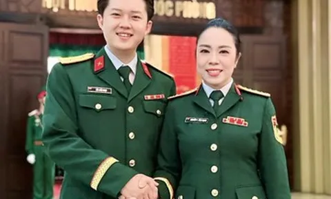 Ca sĩ Tuấn Ngọc tiết lộ về 2 người thầy đều là Đại tá, NSND