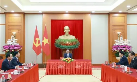 Tổng thống Nga Vladimir Putin điện đàm với Tổng Bí thư Tô Lâm