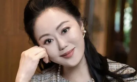 Thói quen giúp Chương Tiểu Huệ giữ da căng mịn ở tuổi 62