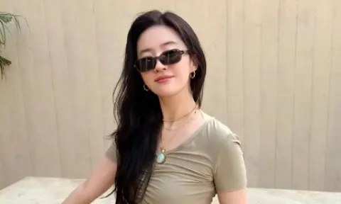 Học Lưu Diệc Phi cách phối đồ để trông trẻ hơn tuổi