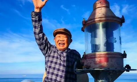 Cụ ông U90 du lịch bụi khắp thế giới suốt 10 năm, gây sốt mạng xã hội