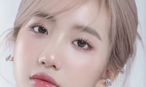 Khánh Huyền – hành trình nhan sắc từ hot girl học đường đến đề cử “100 gương mặt đẹp nhất thế giới 2026”