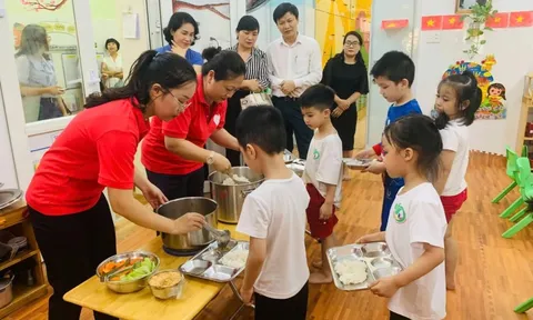 Quản lý bếp ăn bán trú và trách nhiệm của nhà trường