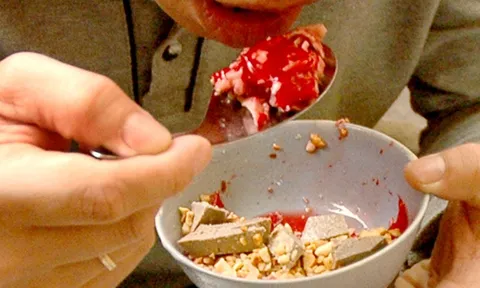 Đầu tháng ăn món quen để “lấy may”, người đàn ông 60 tuổi rơi vào nguy kịch