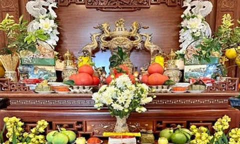 Văn khấn bao sái bàn thờ, rút tỉa chân nhang năm 2026 theo chuyên gia phong thuỷ