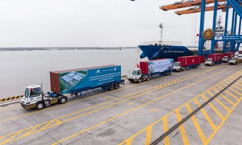 Đón lô thiết bị máy móc đầu tiên, hãng ô tô Trung Quốc đầu tiên xây nhà máy ở Việt Nam thi công xuyên Tết để sớm vận hành nhà máy ở Hưng Yên