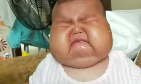 Đi xuất khẩu lao động gửi con gái xinh cho ông bà nuôi, ngày về quê đón Tết cùng con, mẹ nhìn mà không tin nổi