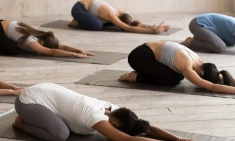 3 bài tập trong ngày Tết giúp ngủ ngon và làm đẹp da