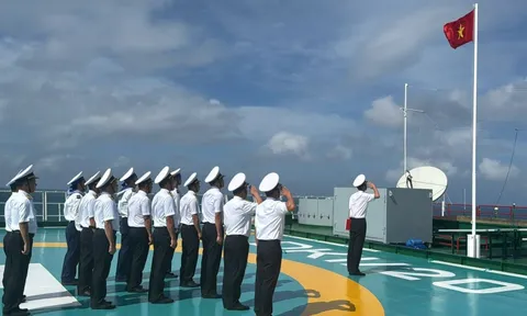 Khí thế ngày đầu năm mới ở Vùng 2 Hải quân